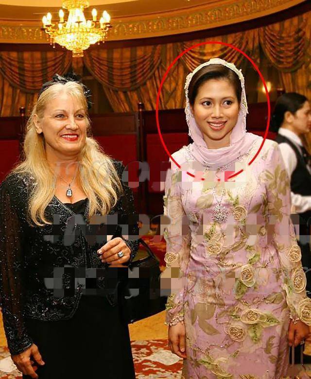 文莱王后气势太强逼得王妃喘不过气王妃年轻貌美离婚再嫁