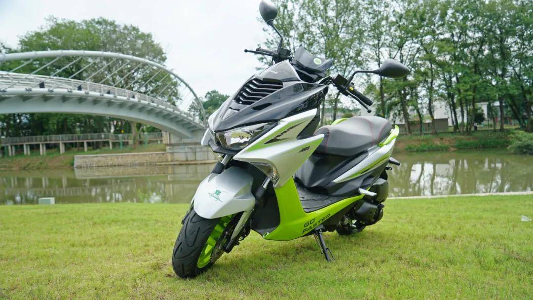 胖虎试驾15980元全新草蜢150