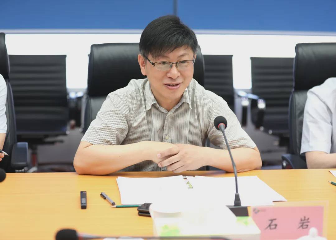 董峰会见辽宁中医药大学校长石岩 双方深入商讨开展产业合作