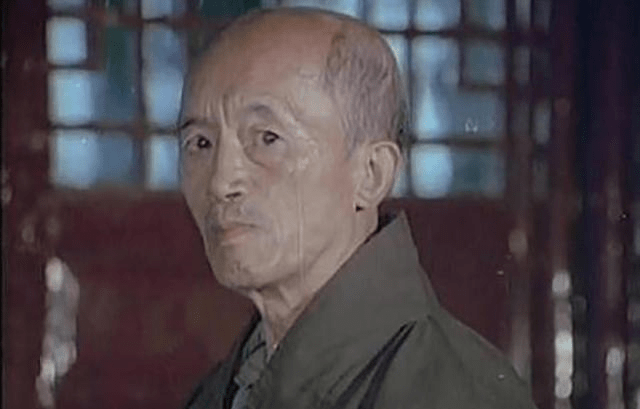 孤儿弃文从武,77岁凭借二指禅倒立爆红,引起广泛关注_释海