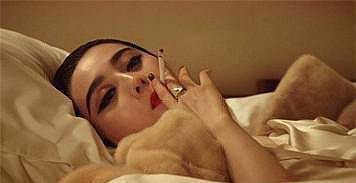 范冰冰抽烟照片曝光,魅惑手法娴熟太迷人,一看就是老烟枪