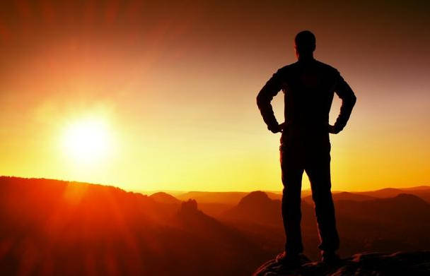 一个人,只要做到这五点,迟早能翻身_人生