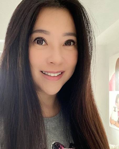 傅明宪针对网友的质疑,曾在公开场合出席活动时反驳,表示照片中的模样