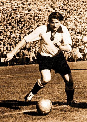 拉恩在带球突破