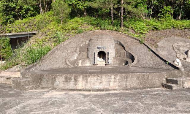 忠实粉丝万里寻墓,修路建亭纪念,梅县明清名人李文古含笑九泉