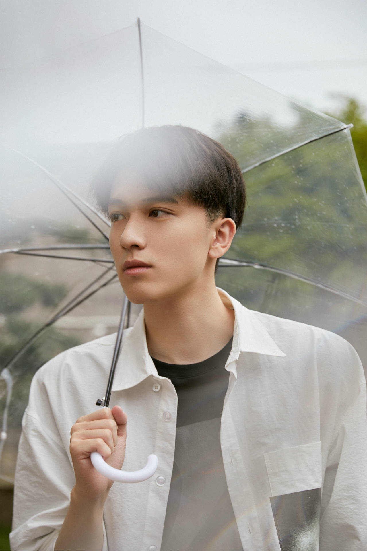 赵英博薄荷系写真明朗清爽 澄澈少年轻享盛夏慢时光