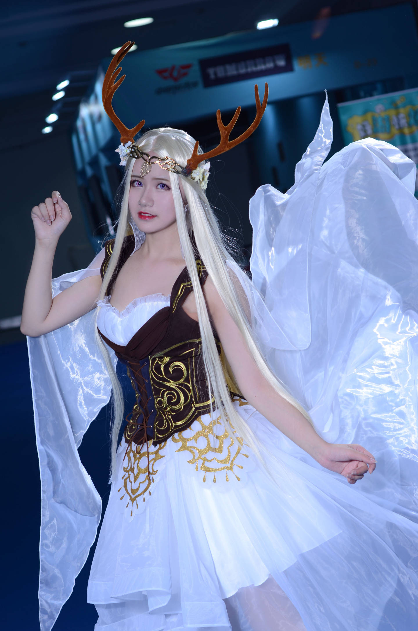 每日图鉴大赏,《奇迹暖暖》精灵鹿后cos,你入坑了吗?