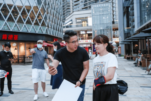 花期地摊经济:我就是我,不一样的烟火!_徐利伟