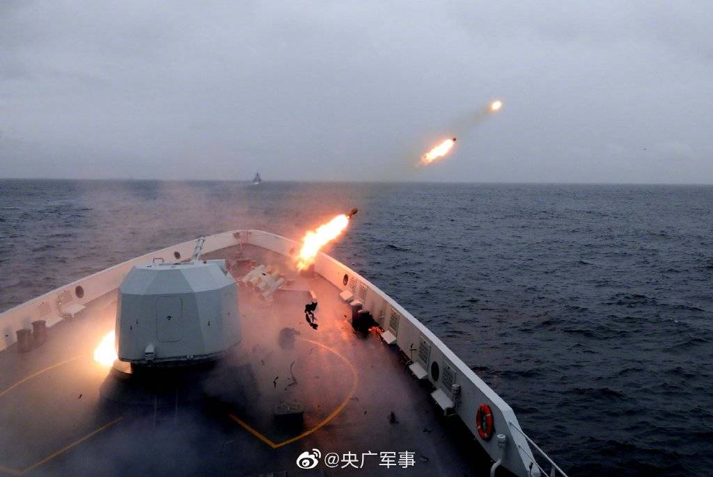 海军某驱逐舰支队海上训练火力超猛