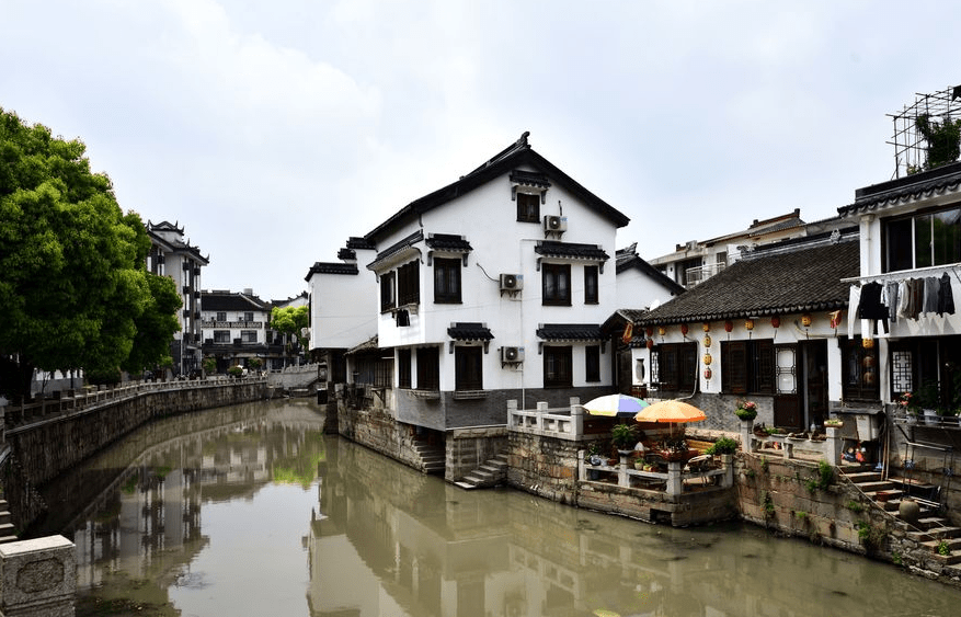 原创上海这个古镇曾经人山人海翻新过后反而无人问津网友变味了