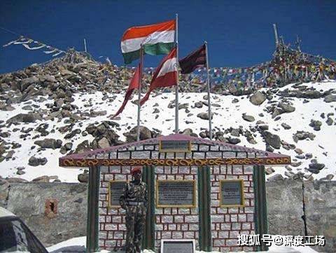 原创印度大规模征召劳工,为4000米雪山印军哨所:人力背运武器弹药