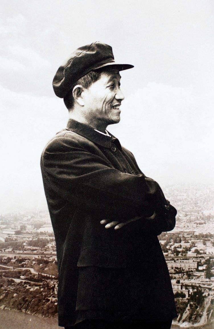 13兵团的司令员为程子华,第一副司令员为李天佑,第二副司令员为彭明治