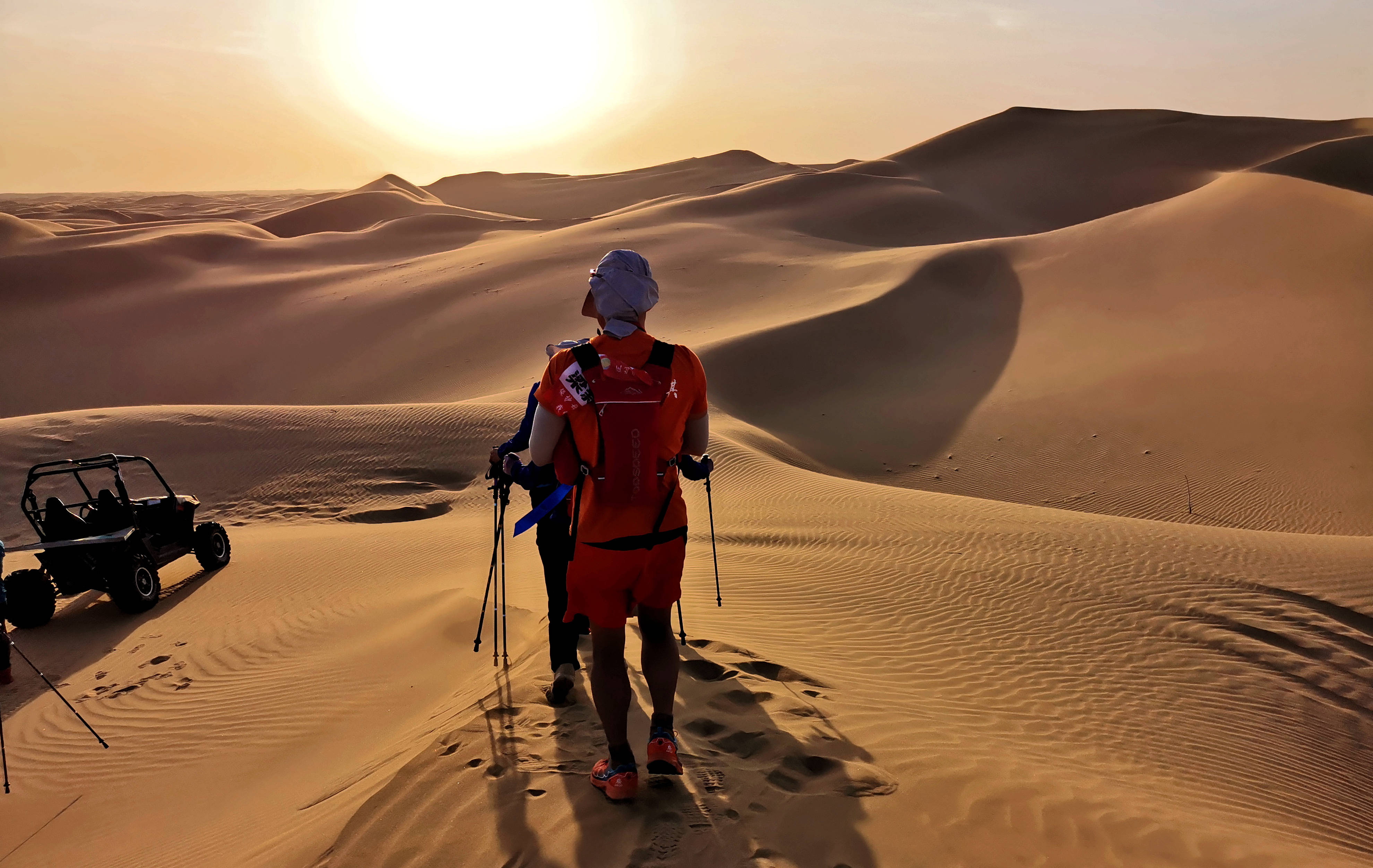 徒步穿越八百里库布其沙漠纪实——大漠d日