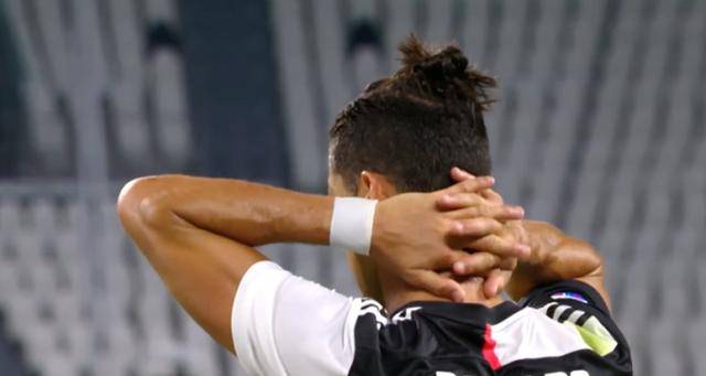 c罗再现世界级跑位,可惜球没进,无奈摇头