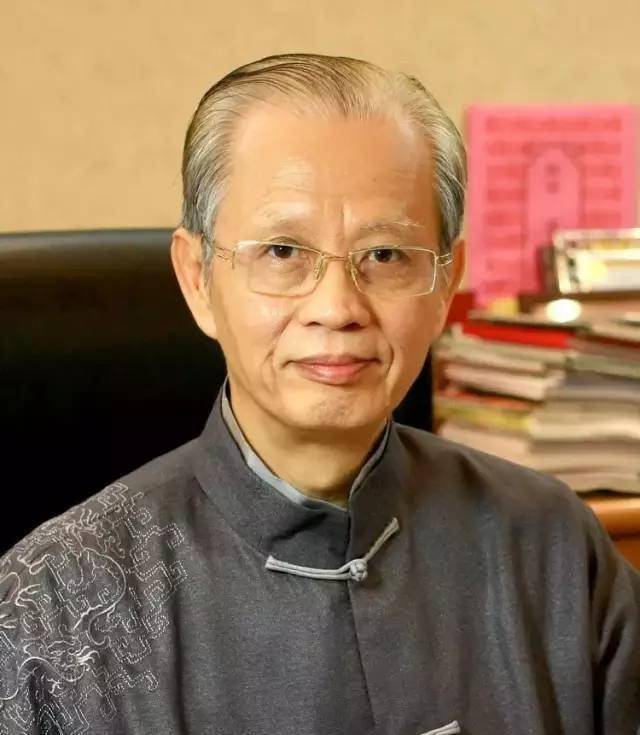 杰出贡献,获得了世界儒学大会颁发的 "2017年度世界儒学研究杰出人物"