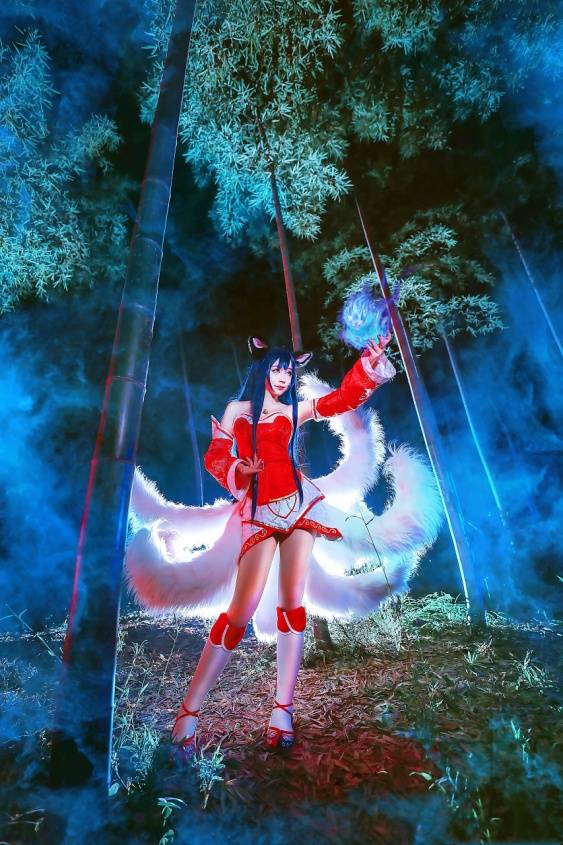 三段位移大招轻松走进你的心英雄联盟阿狸cos