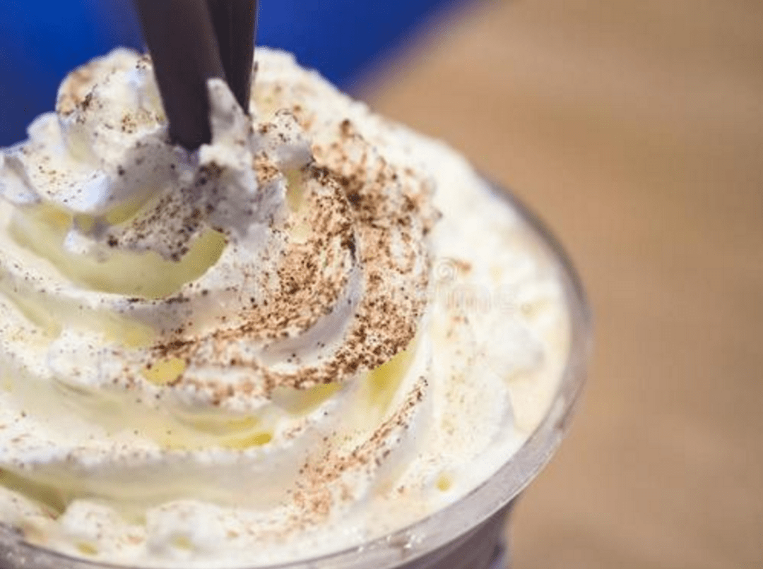 我们拍了拍做加法可以无穷大的茶饮奶油顶