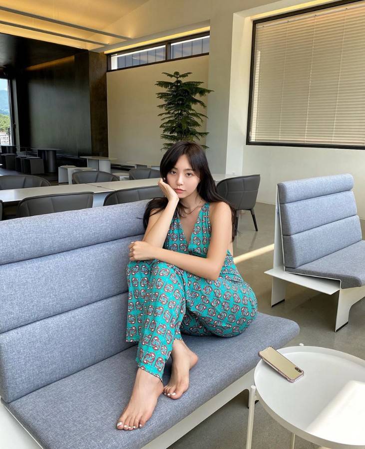 原创hi女神天使面孔魔鬼身材韩国小姐也爱骑行