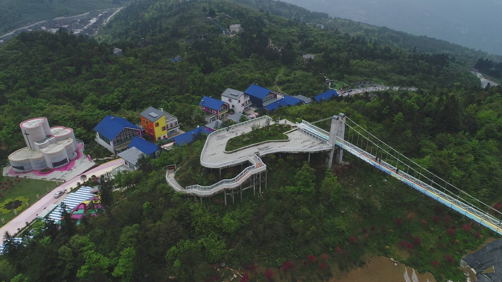 千米高空最火一吻,成就重庆2020旅游网红打卡地