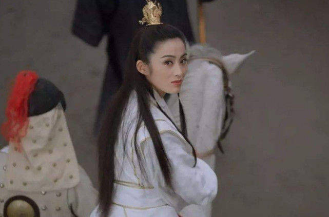 盘点7个版本的赵敏,张敏最美,贾静雯最经典,最出戏的却是她_叶童