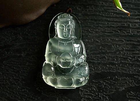 玻璃种翡翠玉最大的特点是透明度最高,几乎到了全透明! 玻璃种翡翠玉最大的特点是透明度最高,几乎到了全透明!