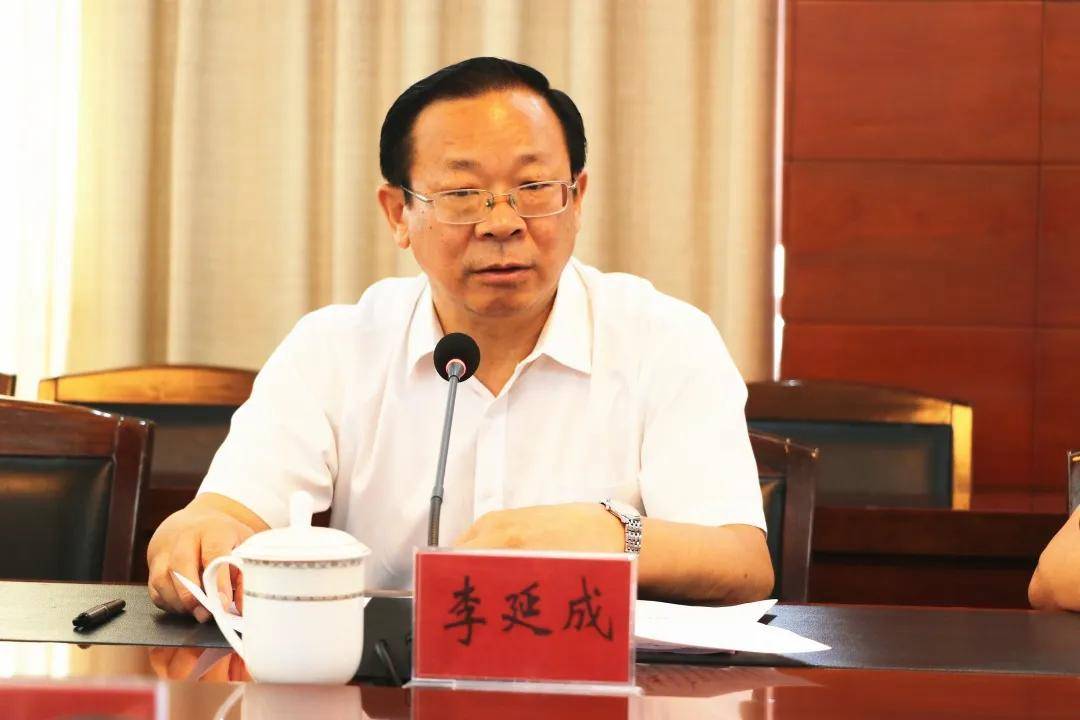 东营职业学院院长李延成发表讲话会议结束后,双方与会人员进行了合影