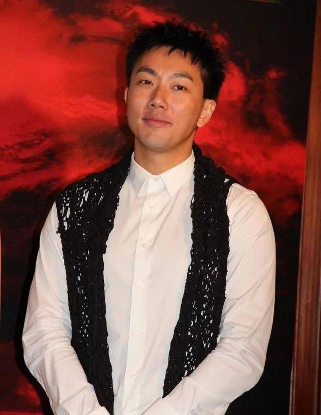 他是容祖儿前男友,出道23年不愠不火,44岁刘浩龙至今单身_乐坛