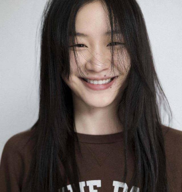 金靖穿古着香奈儿时尚感up!颜值不够衣品来凑!好一个"时髦精"