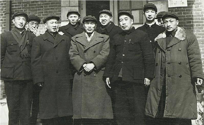 他是志愿军第二任司令当4年大军区司令离开部队18年重返部队