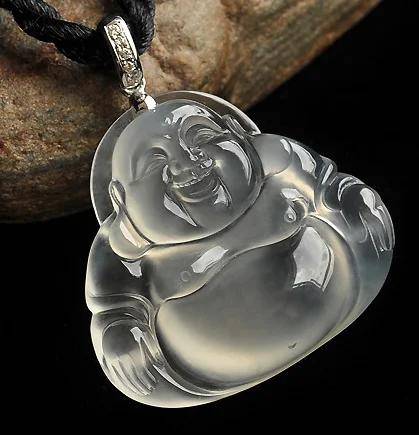 玻璃种翡翠玉最大的特点是透明度最高,几乎到了全透明! 玻璃种翡翠玉最大的特点是透明度最高,几乎到了全透明!