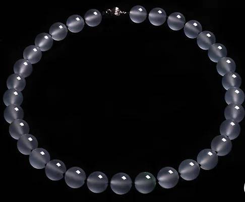 玻璃种翡翠玉最大的特点是透明度最高,几乎到了全透明! 玻璃种翡翠玉最大的特点是透明度最高,几乎到了全透明!