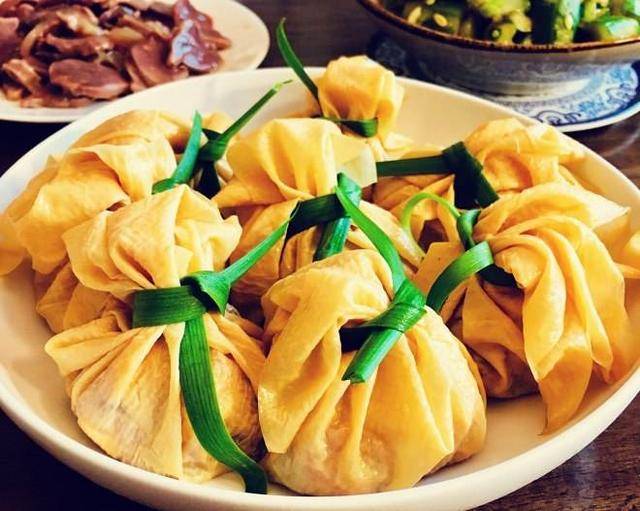 红楼梦的美食盛宴,上百种食物精心制作,展示古代贵族的饮食文化_贾府