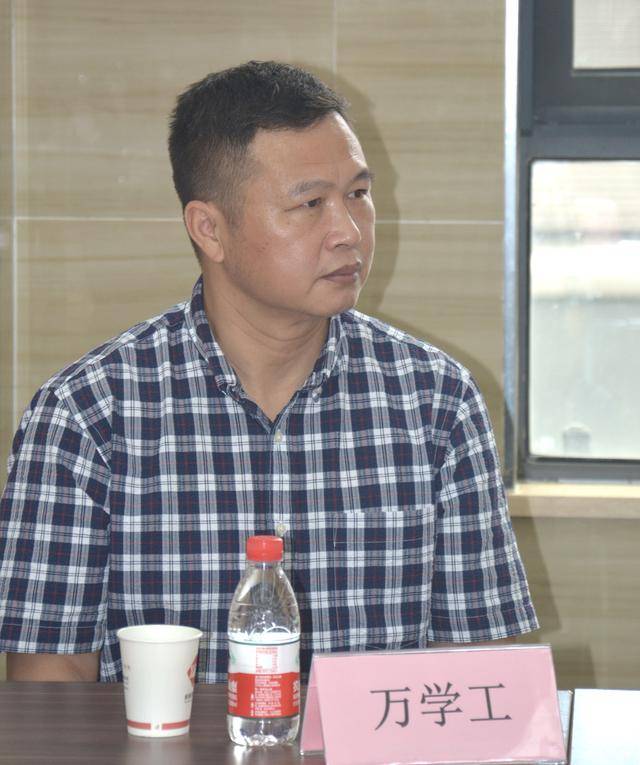 省政协委员,湖北知名媒体人卢纲;中国作协会员,文史传记作家罗时汉