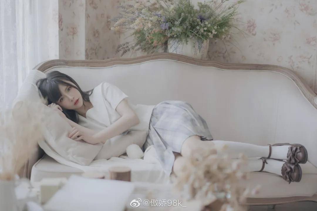 jk校服停留在仲夏夜之梦