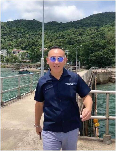 今年的林保怡已经54岁了,但是对于自己的保养却非常到位,皮肤依旧紧致