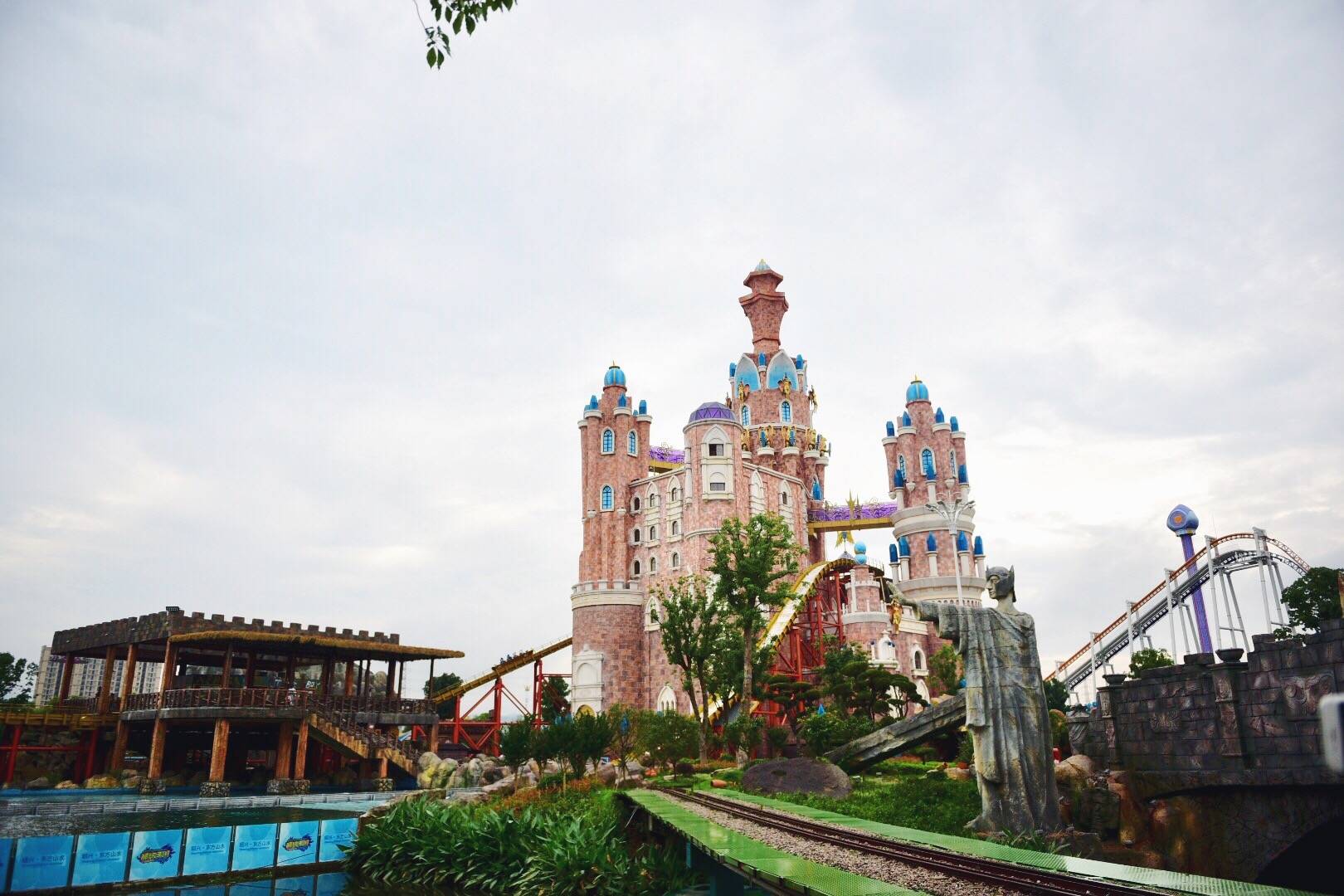 原创嗨夏躁浪狂欢节,深入东方山水乐园