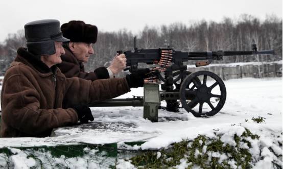 但是散热片引起密集恐惧症和强迫症患者极其不适的ds39捷格加廖夫机枪