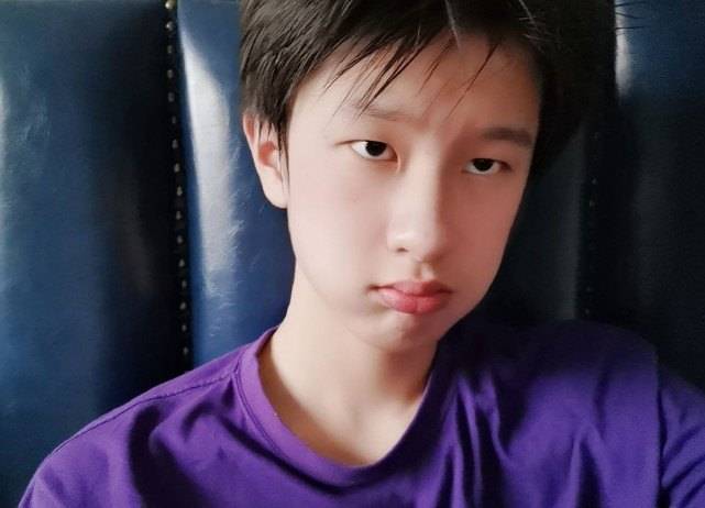 网恋14岁照片男生图片
