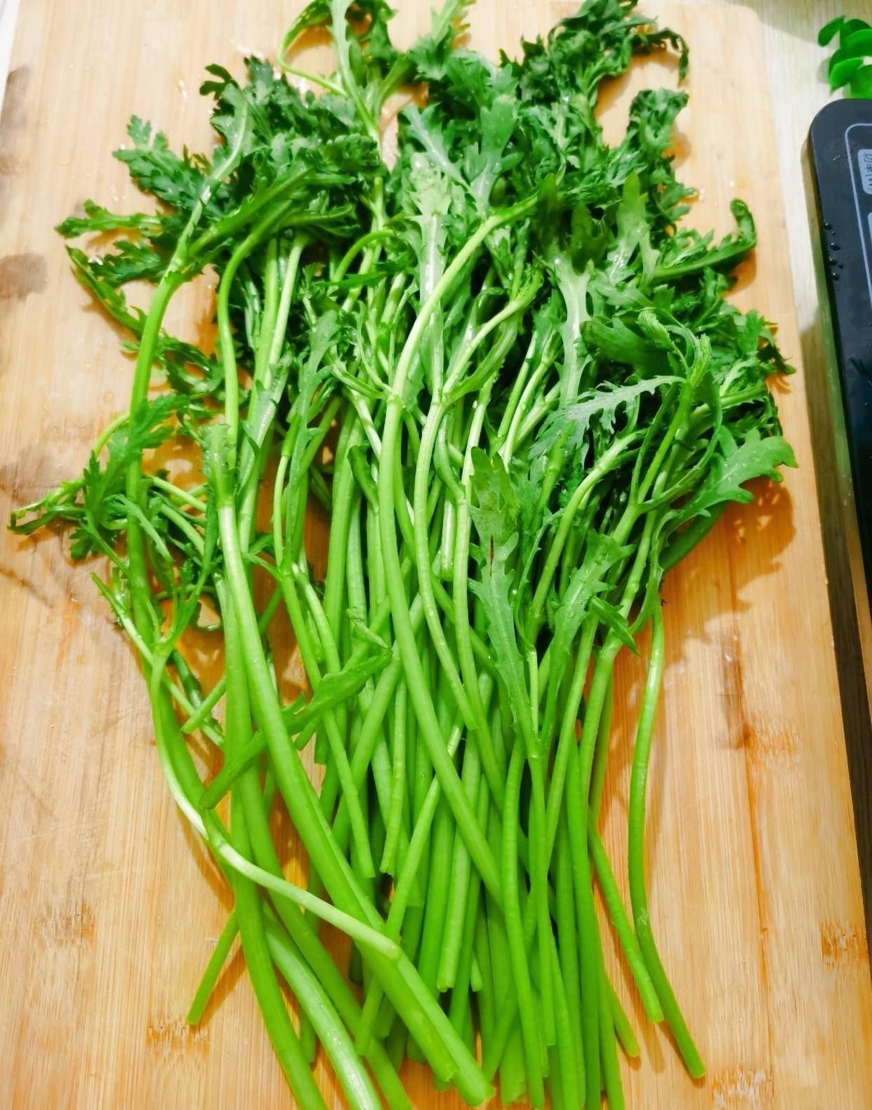 原创夏天遇到这种菜,我每次都买,女性朋友需多吃,这样做营养价值高