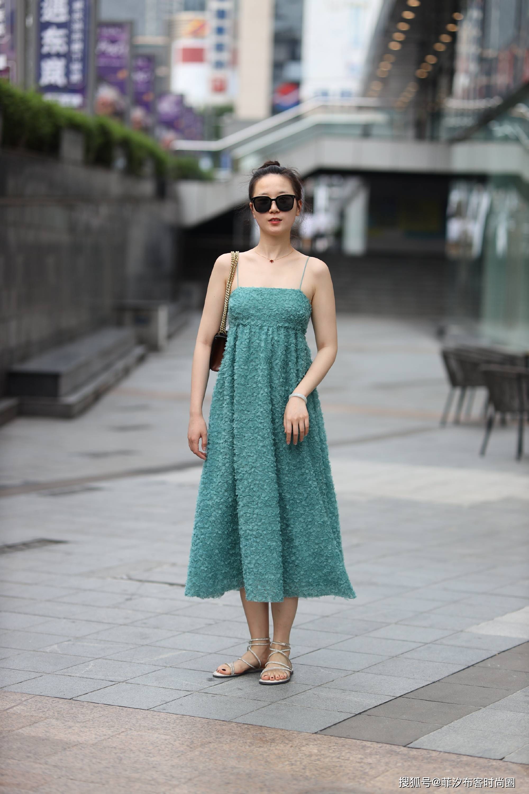 只因裙子美,一件裙子撑起一身的时髦度