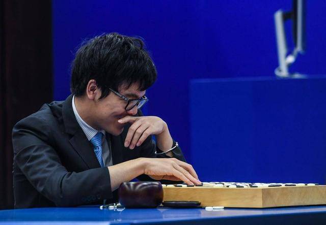 柯洁退出微博:这些年他为我们带来的喜悦与争议_围棋