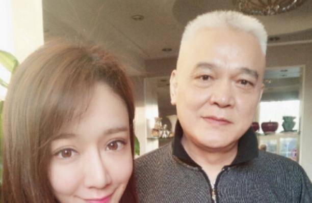 因出演钻山豹一炮而红,成名后抛弃糟糠之妻,60岁回来投奔女儿_申军谊