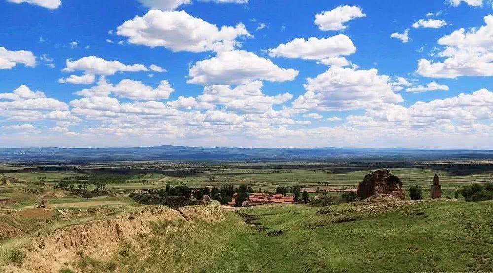 美在乡野 北方的夏天很美,蓝蓝的天空,绿绿的大地,绿野平畴,铺展开一