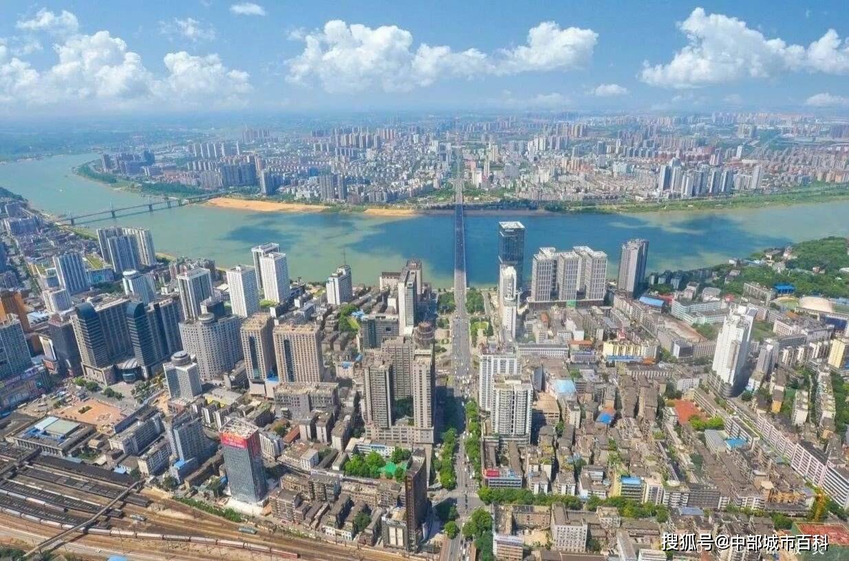 株洲是湖南长株潭城市群的核心组成之一,工业基础雄厚.