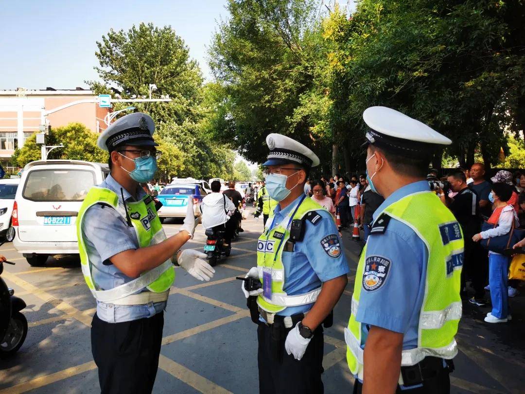 乘風破浪一往無前臨沂交警直屬二大隊為考生保駕護航