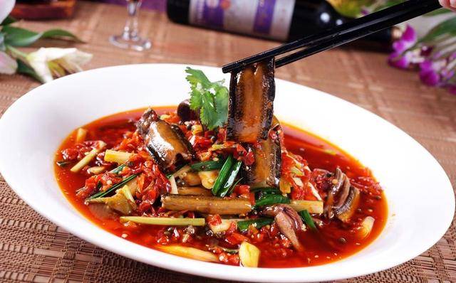 麻辣土鳝鱼的制作,大厨的独家秘制配方教程,记得收藏