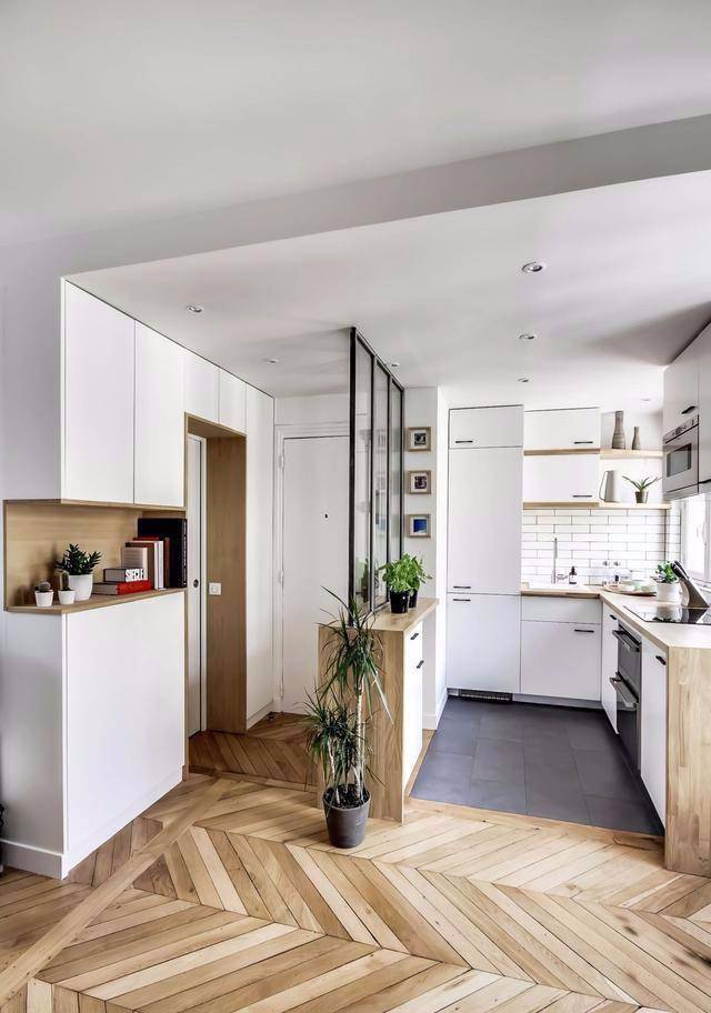 进门就是餐厅厨房,如何设计玄关鞋柜?这样的点子很赞