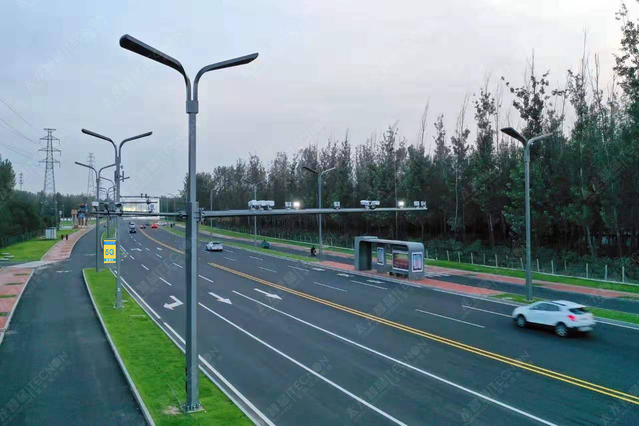 北京杨雁路led灯杆屏点亮智慧路灯工程