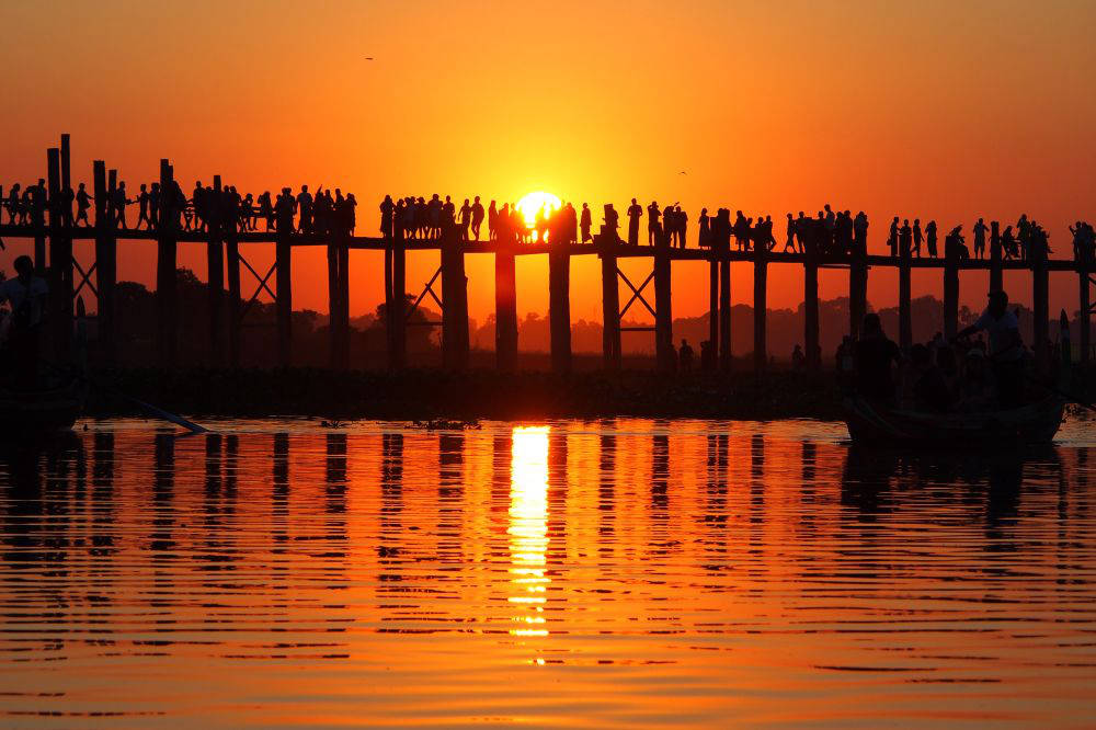 缅甸乌本桥,世界十大日落美景之一,世界上最长最古老的柚木桥,没有一