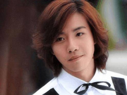 图4,俞灏明饰演的端木磊,他一出道即因其健康亲和的形象被称为"国民